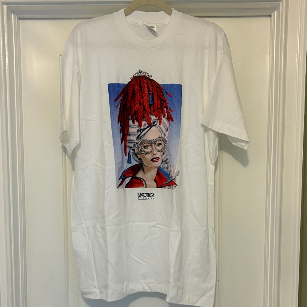 😎White Graphic XL Luxottica Vintage 90s T-Shirt